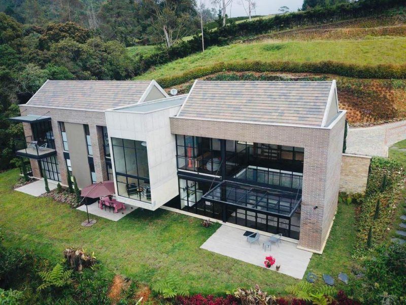 Casa en venta Antioquia Medellín Santa Rosa De Lima 2950 m2 Habitaciones 4 Baños 5 Garajes 2 Precio $4000000000