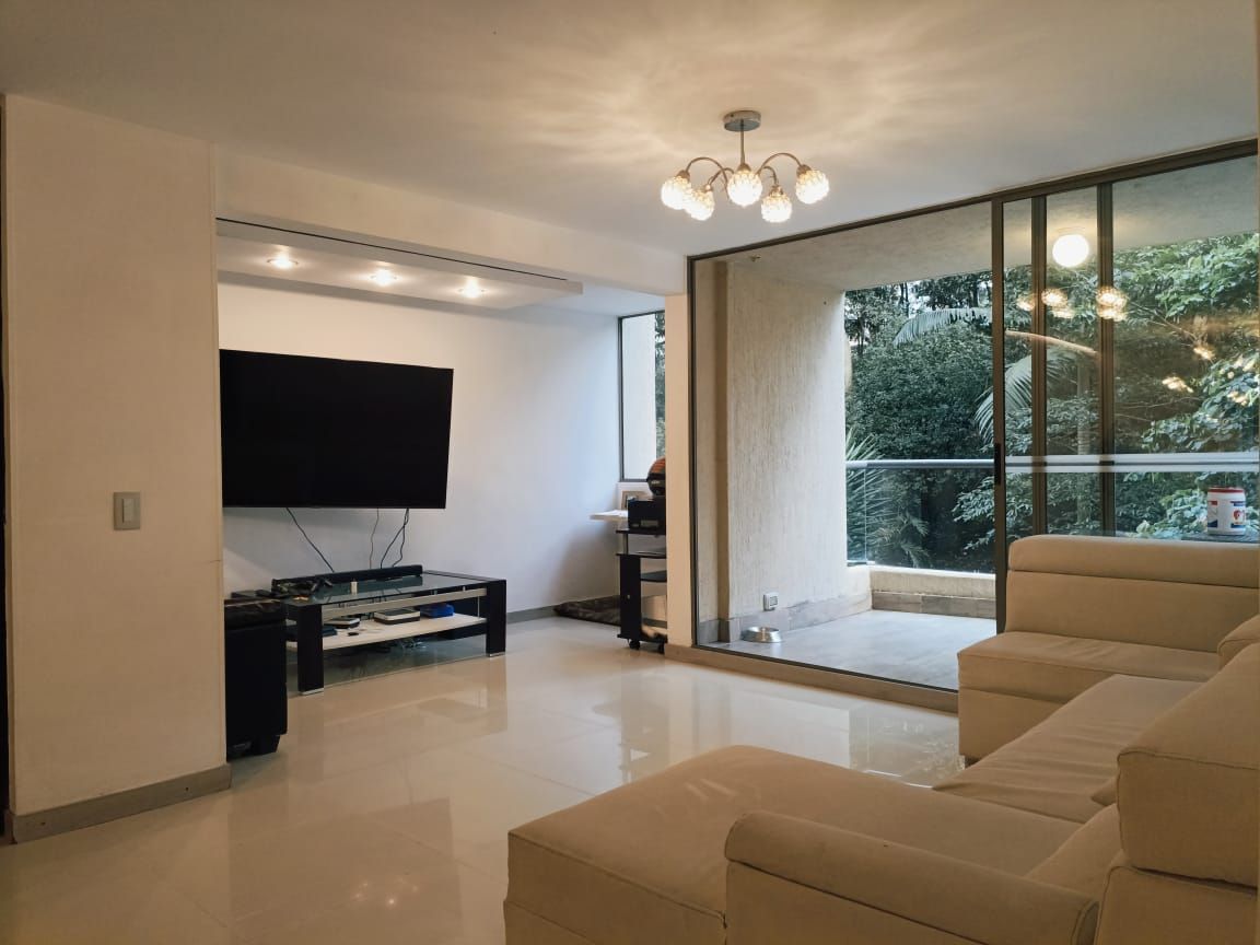 Apartamento en venta Antioquia Medellín Loma De Los Bernal 98 m2 Habitaciones 3 Baños 2 Garajes 2 Precio $770000000