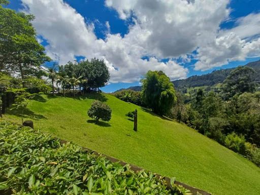 Finca en venta Antioquia El Retiro El Retiro 288 m2 Habitaciones 3 Baños 5 Garajes 2 Precio $2200000000
