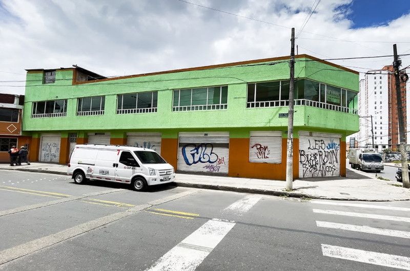 Casa en venta Cundinamarca Bogotá Ub Renania 369 m2 Habitaciones 2 Baños 5 Garajes 0 Precio $1070000000