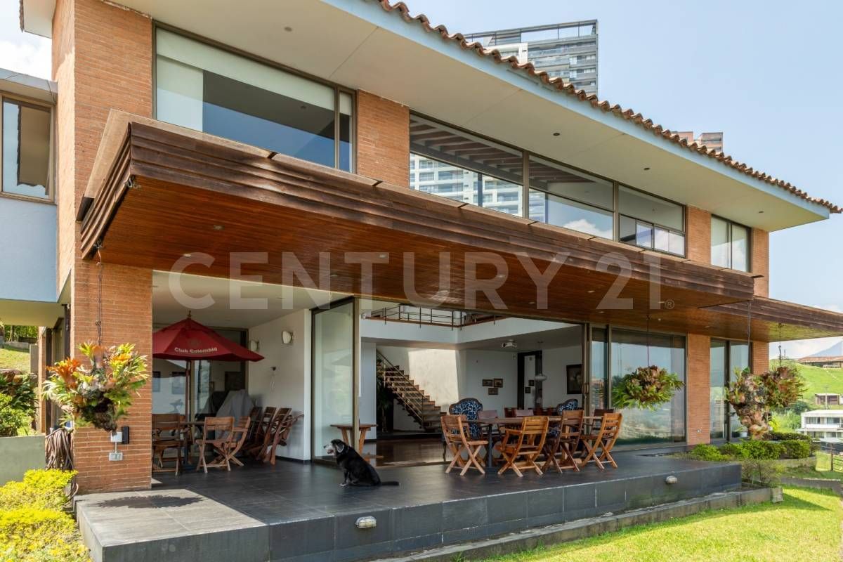 Casa en venta Antioquia Sabaneta Restrepo Naranjo 570 m2 Habitaciones 4 Baños 6 Garajes 4 Precio $3400000000