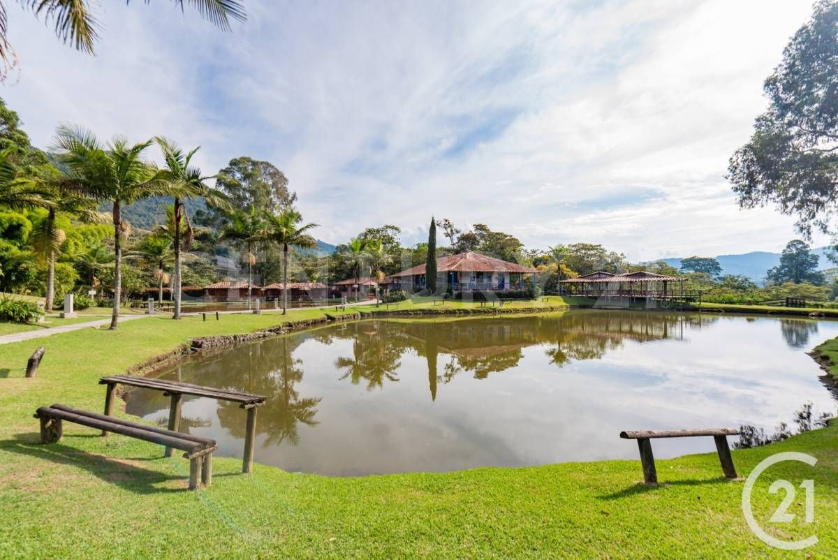 Edificio en venta Antioquia La Ceja Centro 1000 m2 Habitaciones 13 Baños 16 Garajes 24 Precio $5200000000