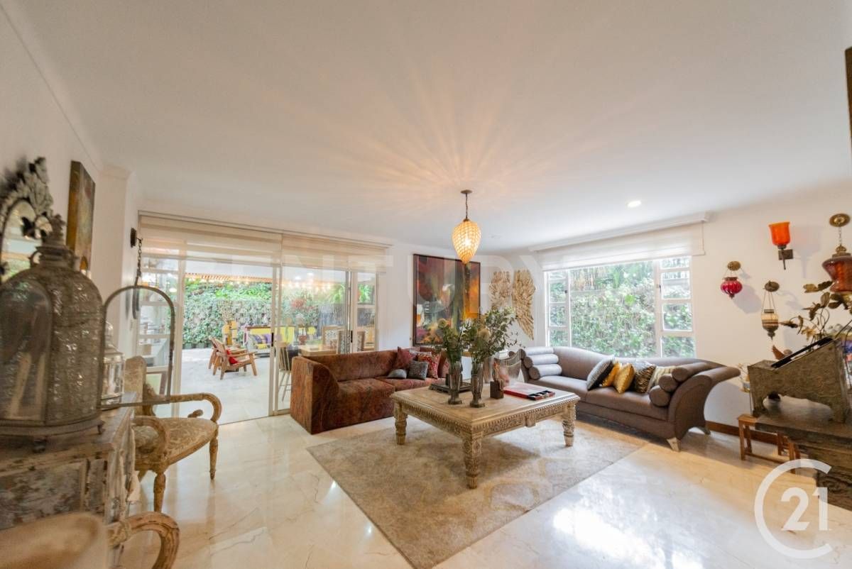 Casa en venta Antioquia Medellín La Candelaria 415 m2 Habitaciones 4 Baños 6 Garajes 2 Precio $1900000000