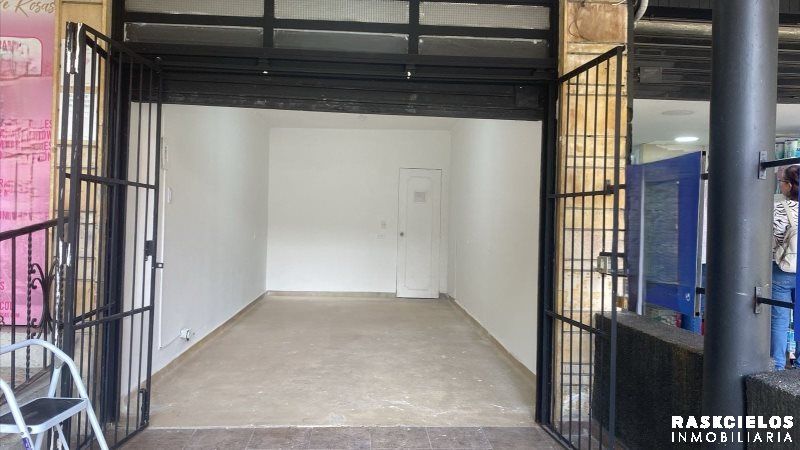 Local en arriendo Antioquia Medellín Rosales 32 m2 Habitaciones 0 Baños 1 Garajes 0 Precio $1990000
