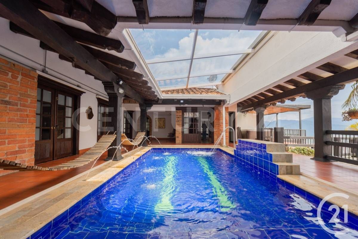 Finca en venta Antioquia Envigado Trianon 1200 m2 Habitaciones 10 Baños 14 Garajes 17 Precio $6500000000