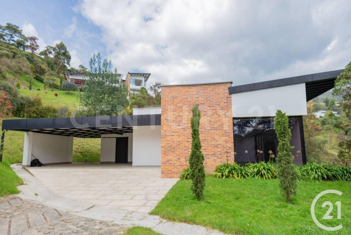 Casa en venta Antioquia Caldas Caldas 275 m2 Habitaciones 3 Baños 3 Garajes 7 Precio $1450000000