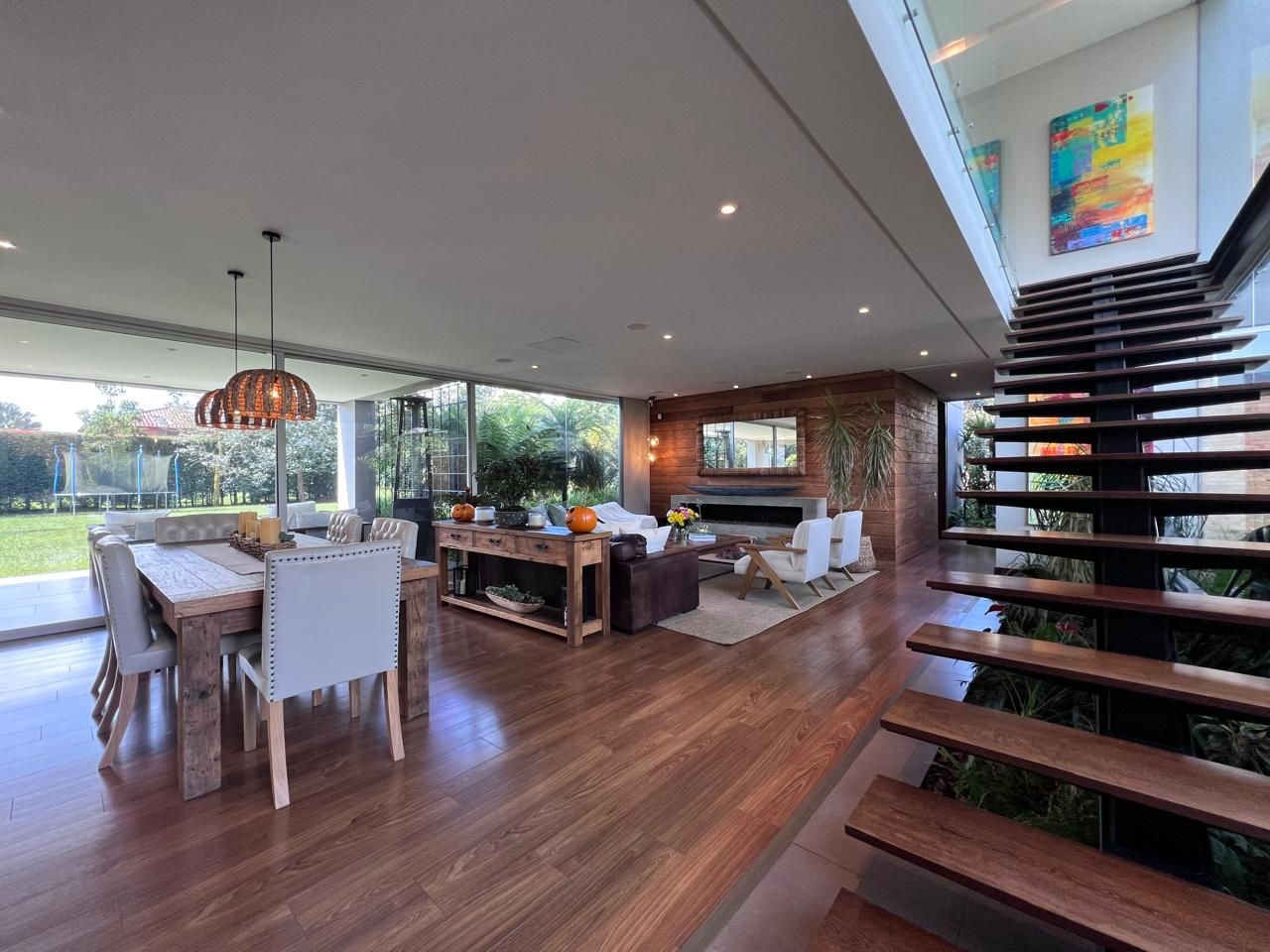 Casa en venta Antioquia Rionegro Cuatro Esquinas 400 m2 Habitaciones 4 Baños 5 Garajes 2 Precio $4300000000