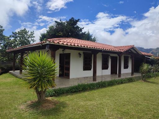 Finca en arriendo Antioquia La Ceja La Ceja 200 m2 Habitaciones 3 Baños 3 Garajes 2 Precio $3600000