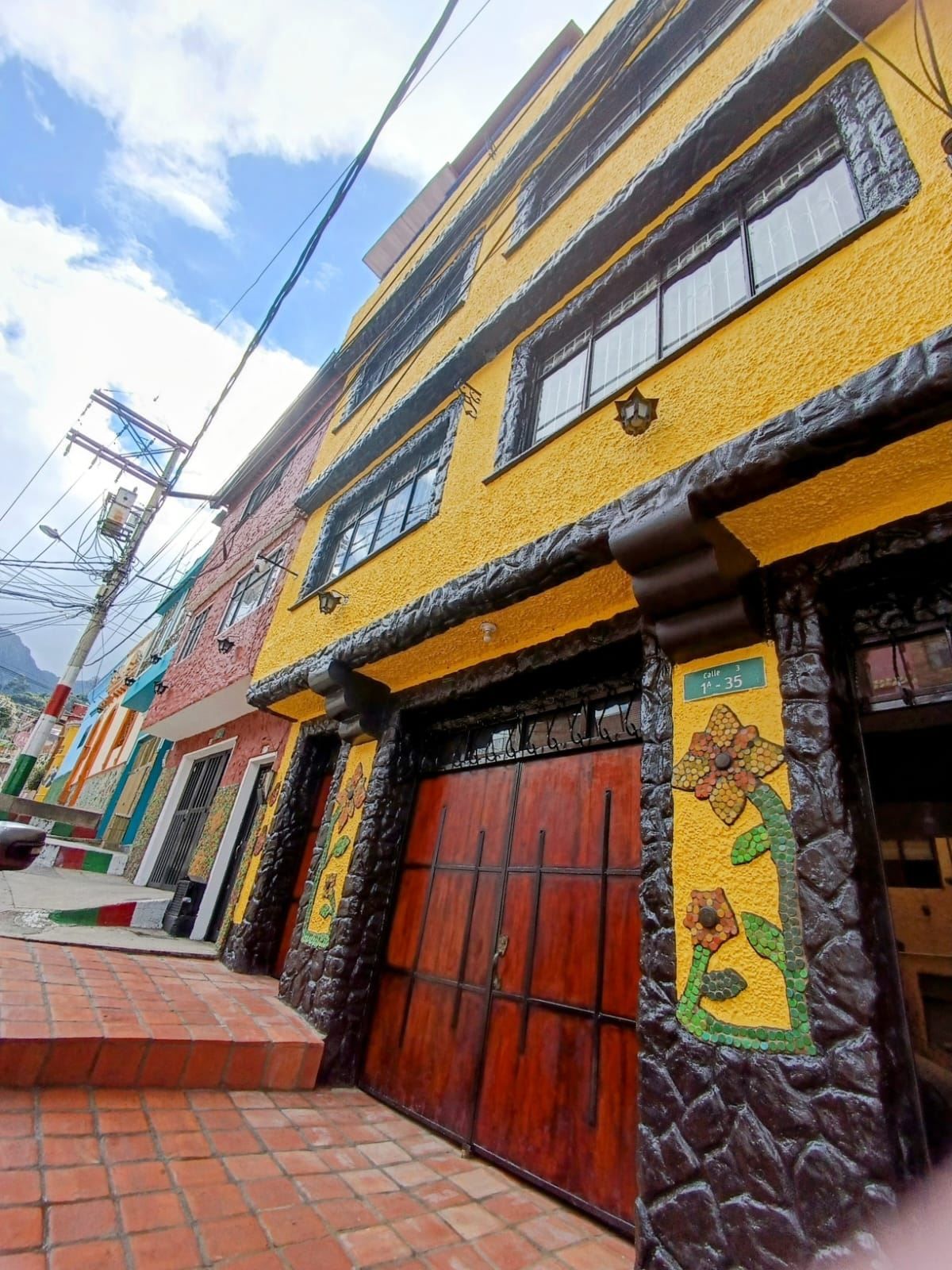 Casa en arriendo Cundinamarca Bogotá Lourdes 380 m2 Habitaciones 7 Baños 5 Garajes 1 Precio $6000000