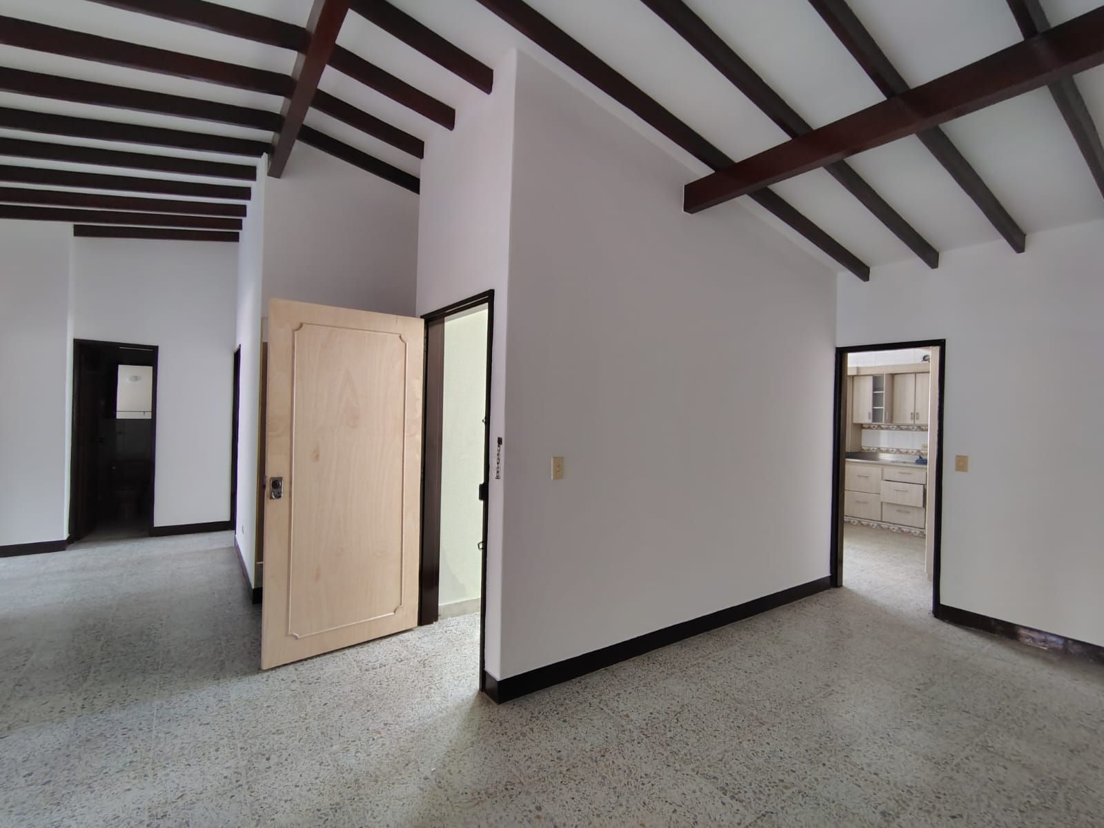 Apartamento en arriendo Antioquia Medellín Boston 128 m2 Habitaciones 3 Baños 2 Garajes 1 Precio $2600000