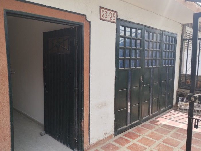 Casa en venta Valle Del Cauca Cali San Judas Tadeo I 400 m2 Habitaciones 8 Baños 6 Garajes 1 Precio $380000000