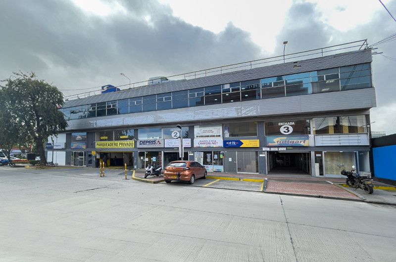 Inmuebles en Remate Oficina en venta Cundinamarca Bogotá Toberin 99 m2 Habitaciones 0 Baños 2 Garajes 2 Precio $575000000