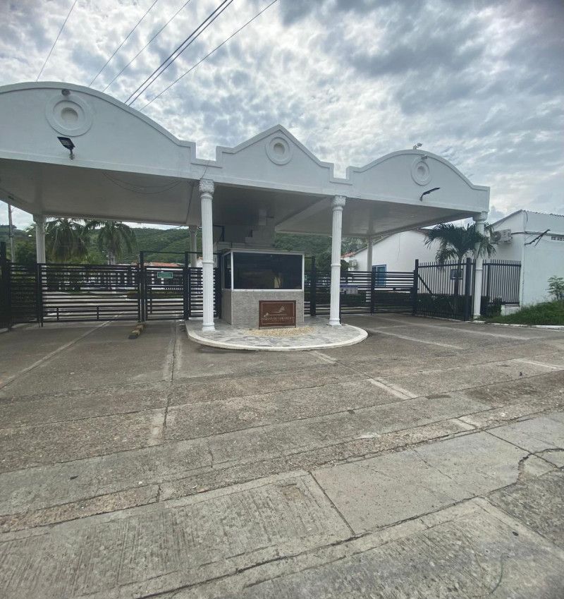 Inmuebles en Remate Casa en venta Cundinamarca Girardot Ub Brisas De Girardot Et Vi 72 m2 Habitaciones 3 Baños 2 Garajes 2 Precio $213000000