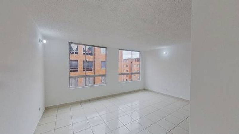 Inmuebles en Remate Apartamento en venta Cundinamarca Madrid Conjunto Residencial La Finca Super Manzana 10a 68 m2 Habitaciones 3 Baños 2 Garajes 0 Precio $181000000