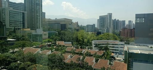 Oficina en arriendo Antioquia Medellín Urbanizacion Santa Maria De Oviedo 55 m2 Habitaciones 0 Baños 1 Garajes 2 Precio $5400000