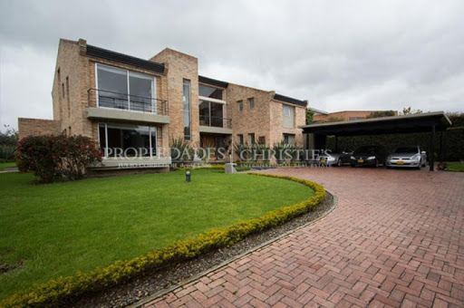 Casa en venta Cundinamarca Bogotá Bogotá 400 m2 Habitaciones 4 Baños 5 Garajes 4 Precio $2500000000