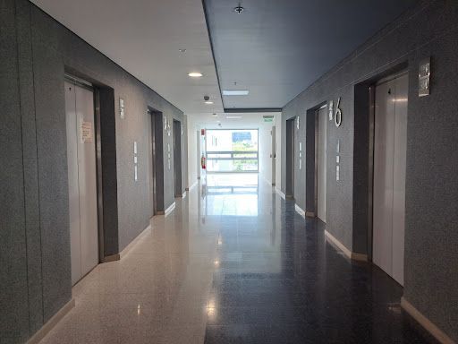 Consultorio en arriendo Antioquia Medellín Urbanizacion Vegas Del Poblado 1721 m2 Habitaciones 0 Baños 1 Garajes 5 Precio $145804632