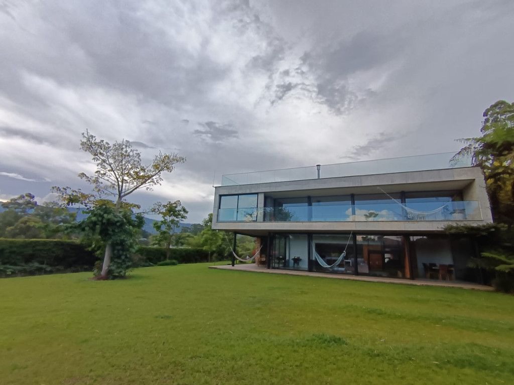 Casa en venta Antioquia Rionegro Centro 736 m2 Habitaciones 3 Baños 4 Garajes 8 Precio $4900000000
