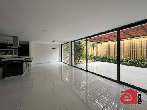 Casa en arriendo Antioquia Envigado El Chocho 260 m2 Habitaciones 3 Baños 4 Garajes 2 Precio $11000000