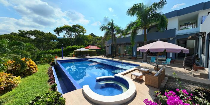 Casa en venta Cundinamarca La Mesa La Mesa 400 m2 Habitaciones 6 Baños 6 Garajes 10 Precio $1300000000