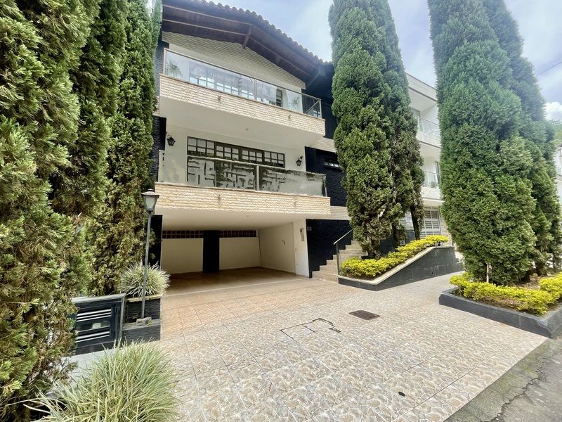 Casa en venta Antioquia Sabaneta Sabaneta 400 m2 Habitaciones 5 Baños 5 Garajes 2 Precio $1900000000