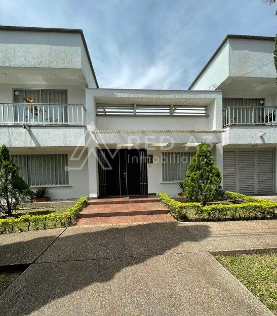 Casa en venta Risaralda Pereira Los Alamos 310 m2 Habitaciones 5 Baños 4 Garajes 0 Precio $1550000000