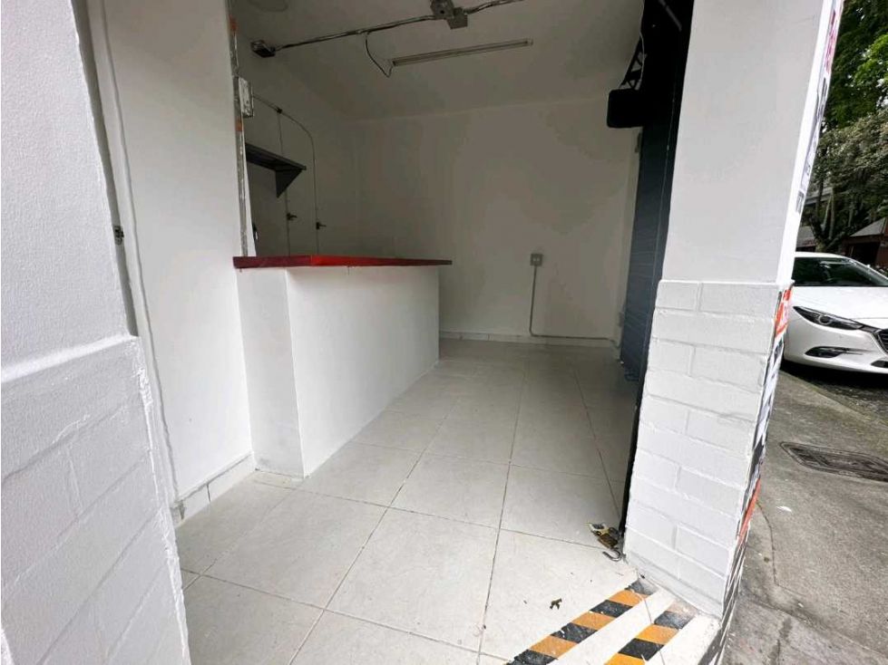 Local en arriendo Antioquia Envigado La Magnolia 12 m2 Habitaciones 0 Baños 1 Garajes 0 Precio $1800000