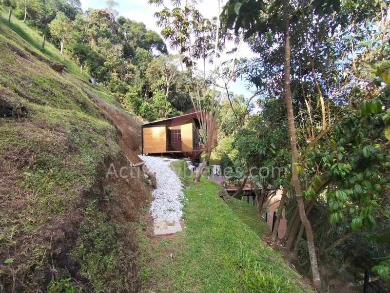 Casa en arriendo o venta Antioquia El Retiro El Retiro 3000 m2 Habitaciones 2 Baños 2 Garajes 0 Precio venta $550000000 Precio arriendo $2500000