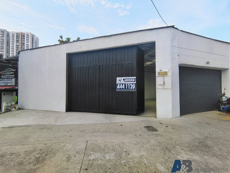 Bodega en arriendo Antioquia Itagüí 19 De Abril 286 m2 Habitaciones 0 Baños 1 Garajes 0 Precio $14000000