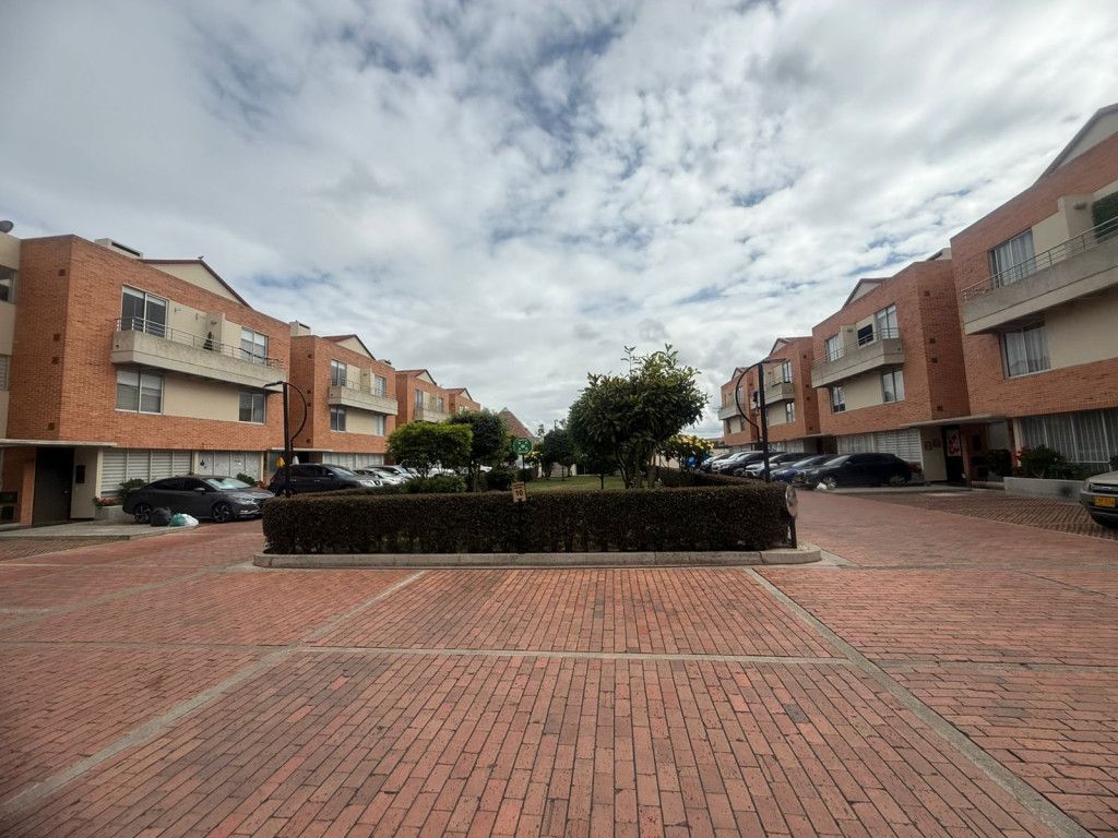 Casa en arriendo Cundinamarca Chía El Rosario 137 m2 Habitaciones 3 Baños 4 Garajes 2 Precio $3950000