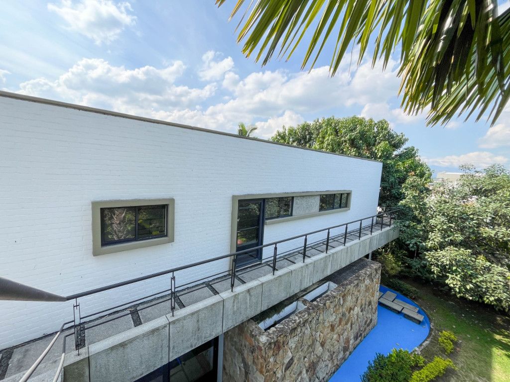 Casa Campestre en arriendo Valle Del Cauca Cali Urbanización Ciudad Jardín 400 m2 Habitaciones 3 Baños 5 Garajes 4 Precio $12000000