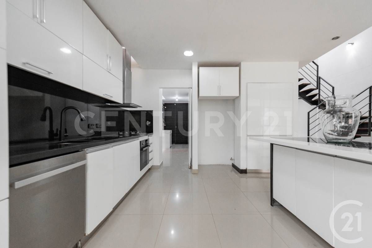 Casa en arriendo Antioquia Envigado Loma Del Atravesado 240 m2 Habitaciones 3 Baños 3 Garajes 3 Precio $11250000