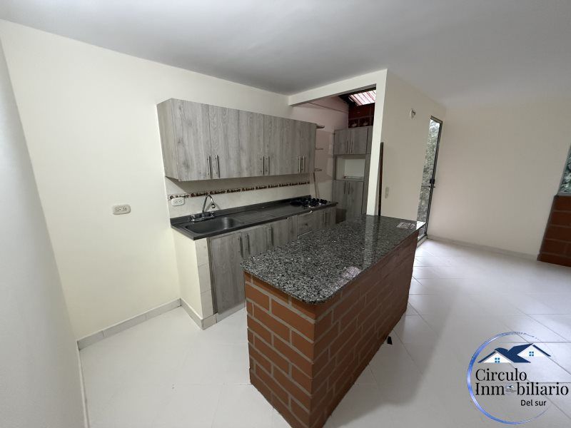 Apartamento en arriendo Antioquia Envigado Primavera 80 m2 Habitaciones 3 Baños 2 Garajes 1 Precio $2300000