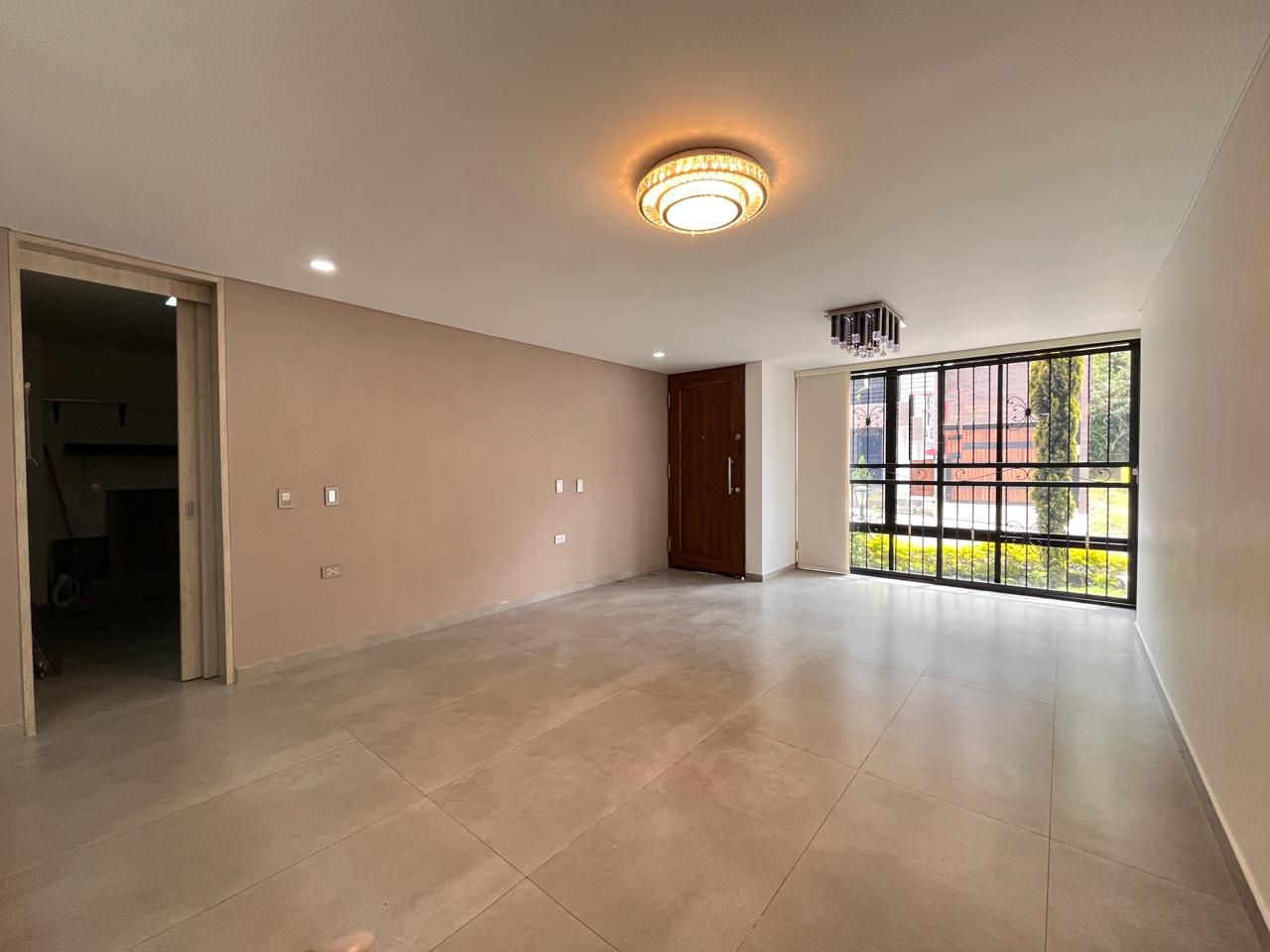 Casa en arriendo o venta Antioquia El Retiro Cn El Campo 220 m2 Habitaciones 3 Baños 4 Garajes 2 Precio venta $950000000 Precio arriendo $4700000