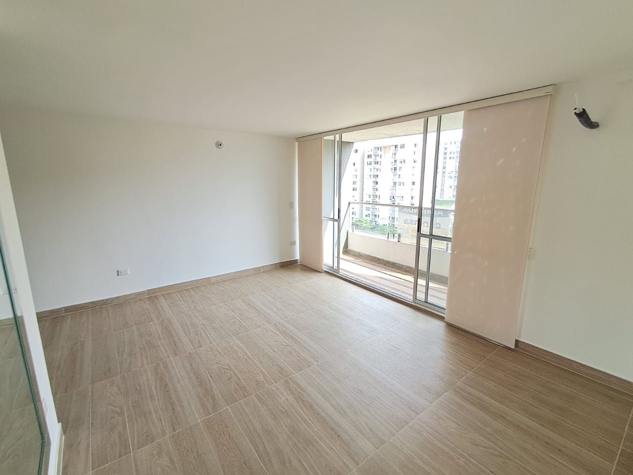 Apartamento en arriendo Atlántico Barranquilla Cr Esmeralda 86 m2 Habitaciones 3 Baños 2 Garajes 1 Precio $2100000