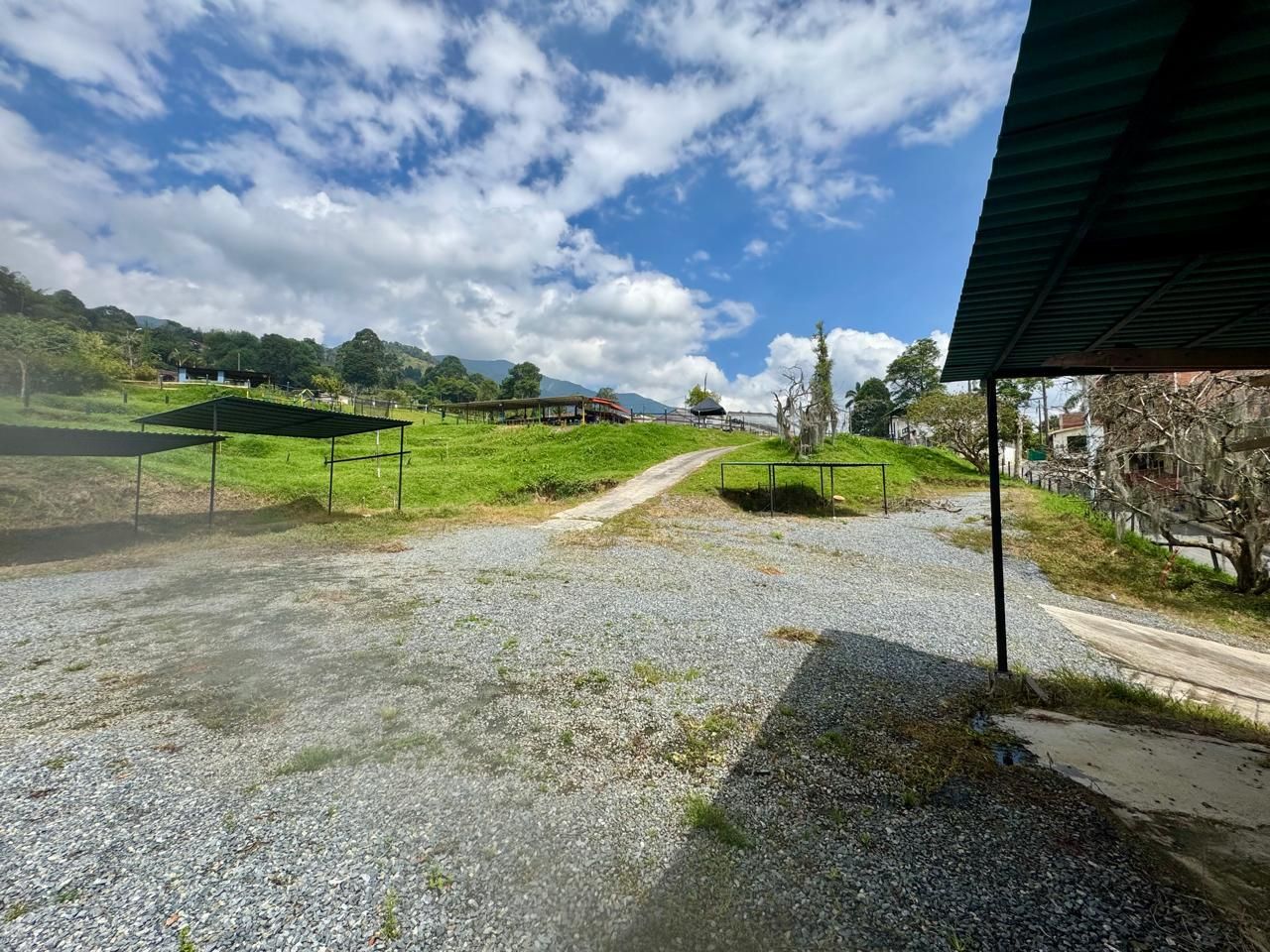 Depósito en arriendo Antioquia La Estrella Nn 2000 m2 Habitaciones 0 Baños 1 Garajes 14 Precio $4000000