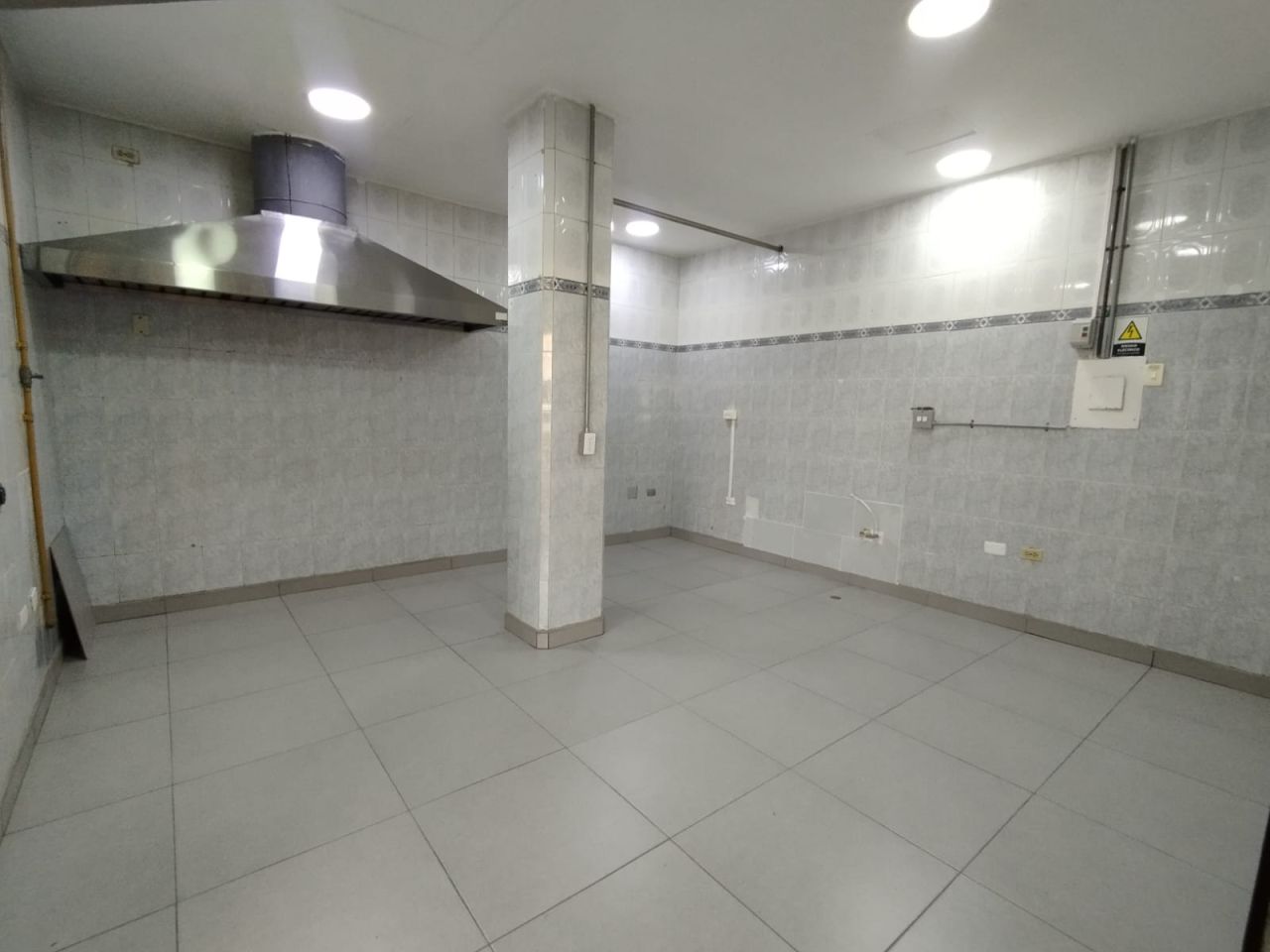 Local en arriendo Antioquia Medellín El Rincon 22 m2 Habitaciones 0 Baños 0 Garajes 0 Precio $3200000