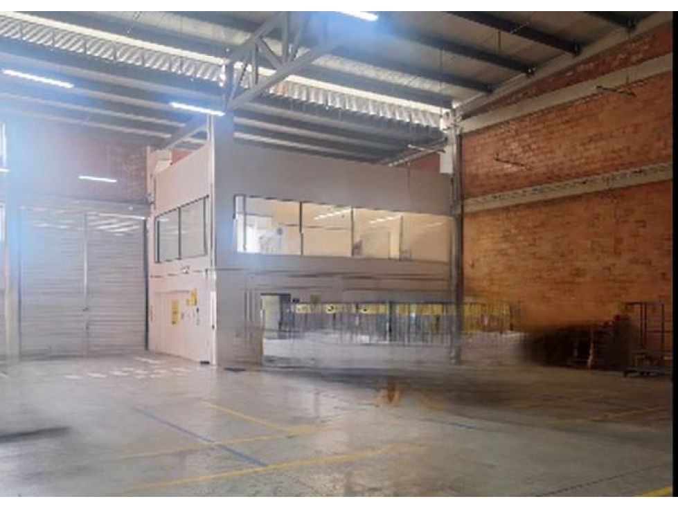 Bodega en arriendo Tolima Ibagué Centro 550 m2 Habitaciones 0 Baños 4 Garajes 0 Precio $11000000