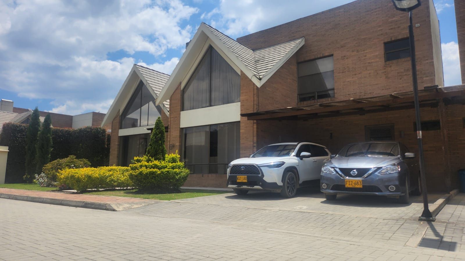 Casa en venta Cundinamarca Cajicá Centro 340 m2 Habitaciones 4 Baños 5 Garajes 3 Precio $1550000000