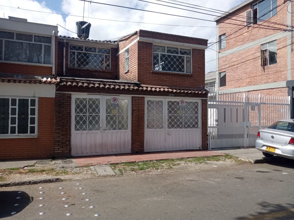 Casa en venta Cundinamarca Bogotá Las Orquideas 170 m2 Habitaciones 4 Baños 2 Garajes 2 Precio $590000000