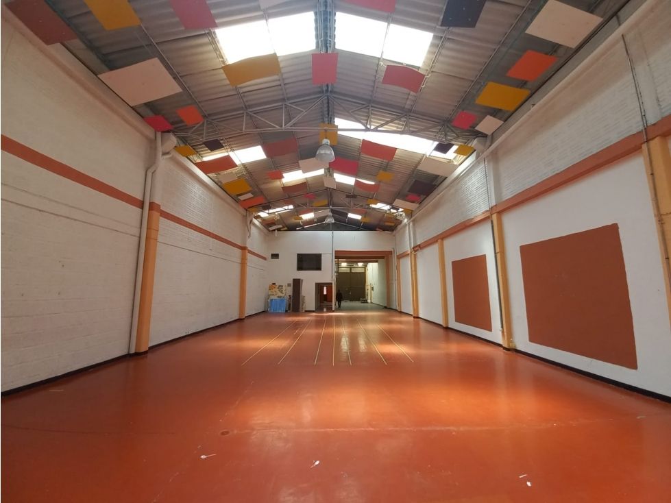 Bodega en arriendo Cundinamarca Bogotá Prado Pinzón 360 m2 Habitaciones 0 Baños 4 Garajes 3 Precio $12000000