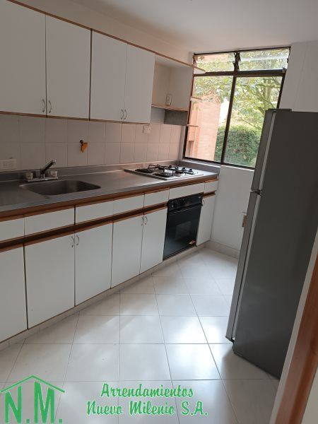 Apartamento en arriendo Antioquia Envigado Loma De Las Brujas 90 m2 Habitaciones 3 Baños 3 Garajes 1 Precio $3000000