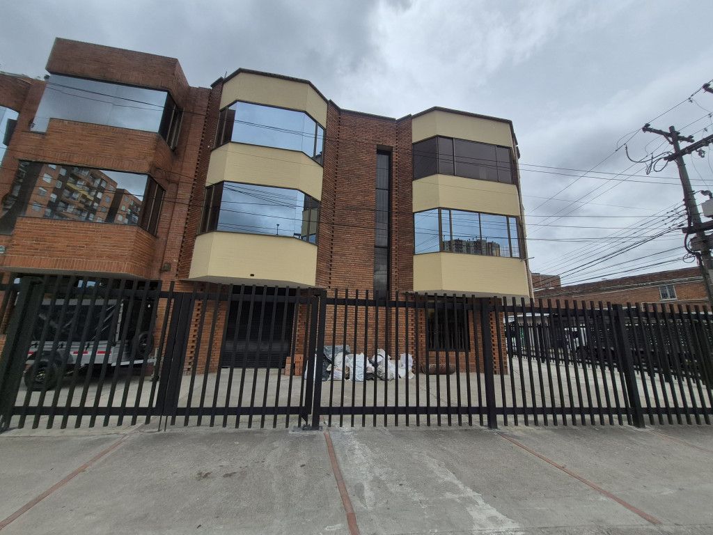 Oficina en arriendo Cundinamarca Bogotá Veraguas 186 m2 Habitaciones 0 Baños 3 Garajes 5 Precio $12000000
