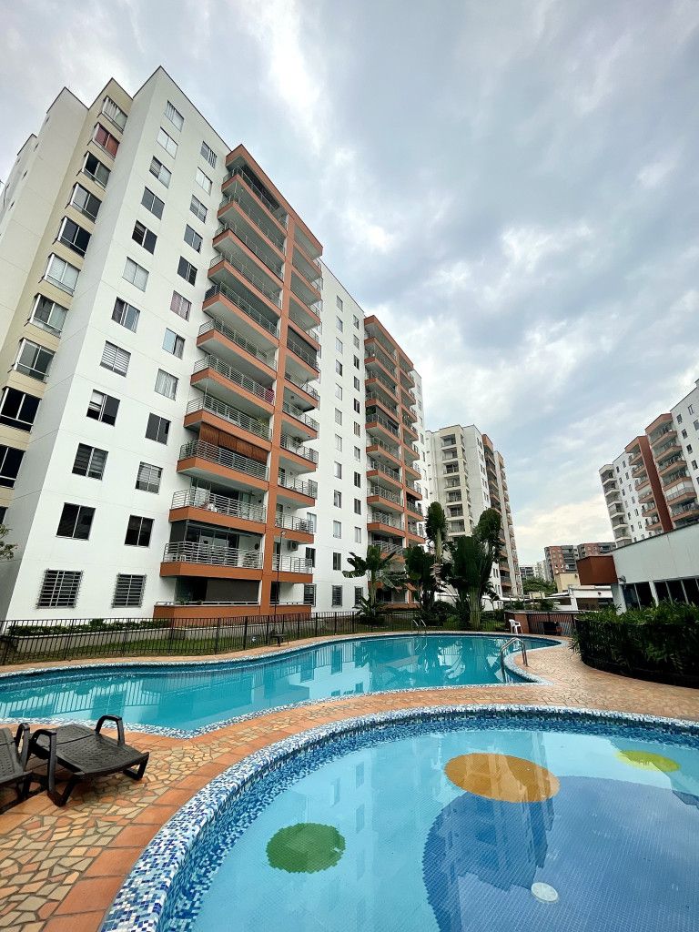 Apartamento en arriendo Valle Del Cauca Cali Conjunto Residencial Parque De Las Flores 108 m2 Habitaciones 4 Baños 4 Garajes 2 Precio $3100000