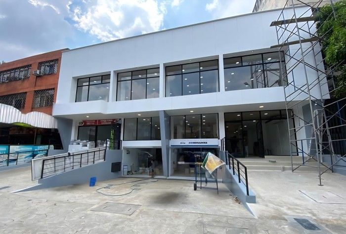 Local en arriendo Valle Del Cauca Cali San Vicente 227 m2 Habitaciones 0 Baños 3 Garajes 0 Precio $14000000