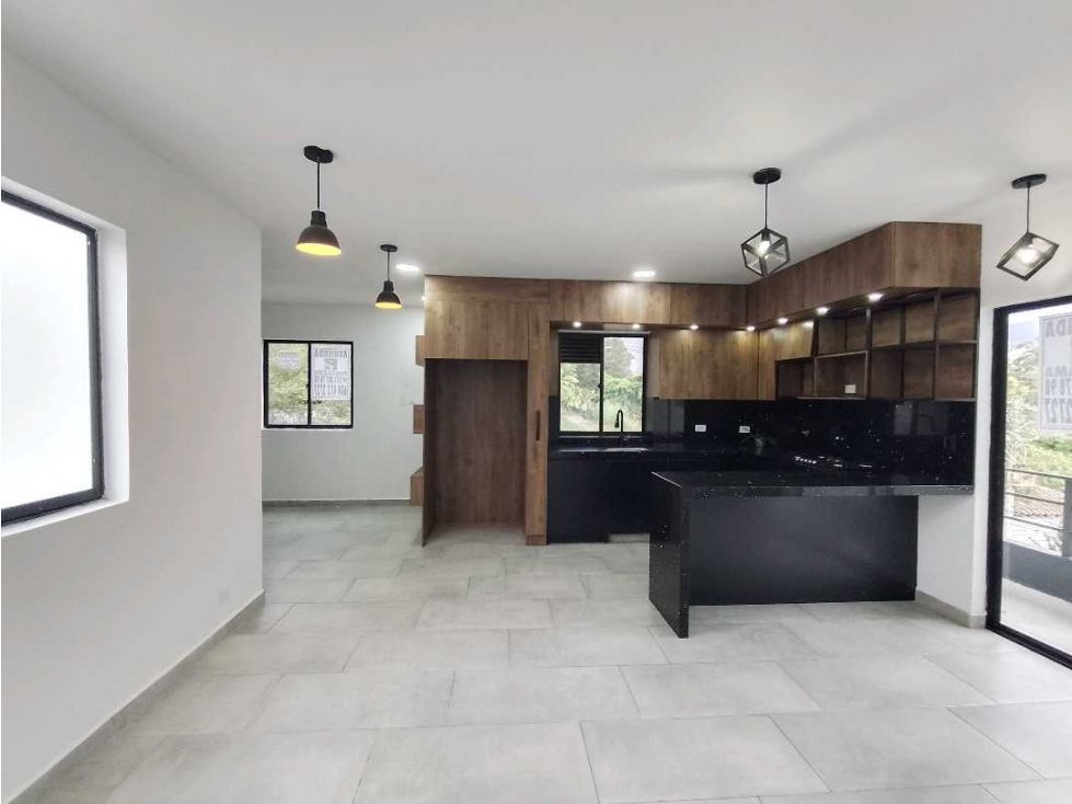 Apartamento en arriendo Antioquia Medellín San Miguel 170 m2 Habitaciones 5 Baños 3 Garajes 0 Precio $3500000