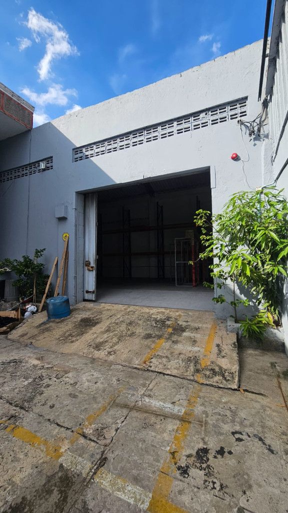 Bodega en arriendo Atlántico Barranquilla Chiquinquira 300 m2 Habitaciones 0 Baños 1 Garajes 0 Precio $5800000