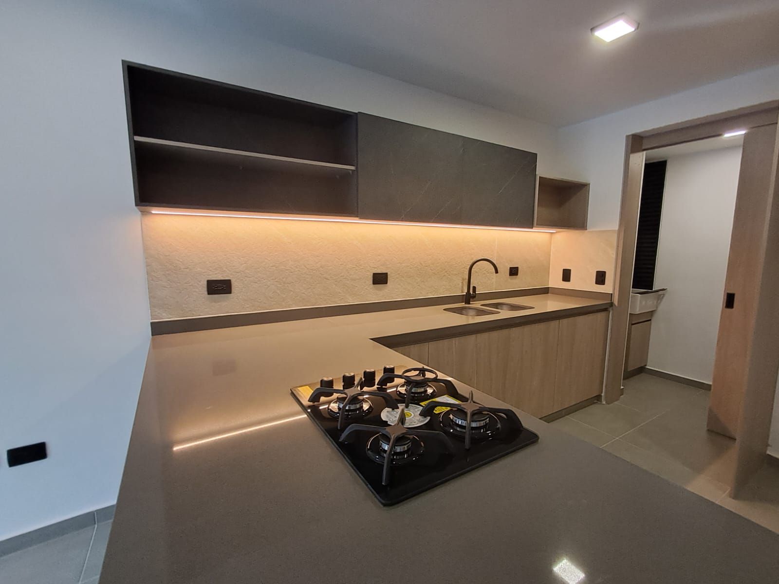 Apartamento en arriendo Risaralda Pereira Pereira 100 m2 Habitaciones 2 Baños 2 Garajes 2 Precio $3800000