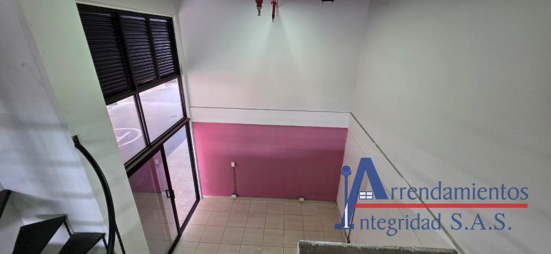 Local en arriendo o venta Antioquia Medellín Rosales 18 m2 Habitaciones 0 Baños 1 Garajes 0 Precio venta $400000000 Precio arriendo $2000000