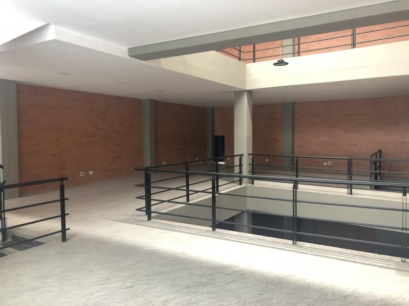 Bodega en venta Cundinamarca Bogotá Restrepo Occidental 503 m2 Habitaciones 0 Baños 5 Garajes 0 Precio $1950000000